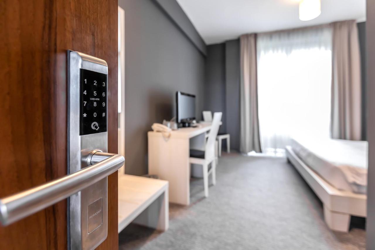 Alex&George Boutique Hotel Клуж-Напока Екстериор снимка