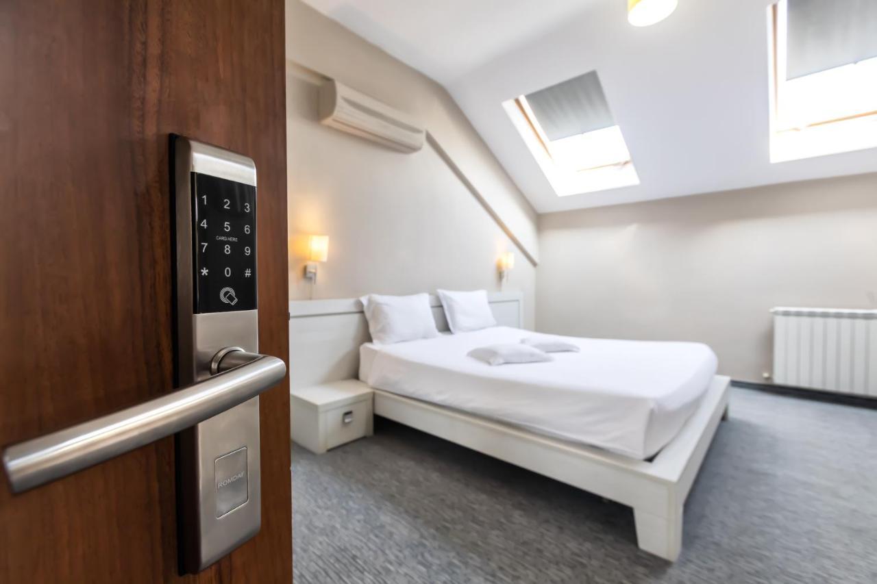 Alex&George Boutique Hotel Клуж-Напока Екстериор снимка