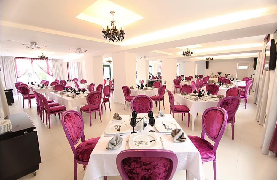 Alex&George Boutique Hotel Клуж-Напока Екстериор снимка
