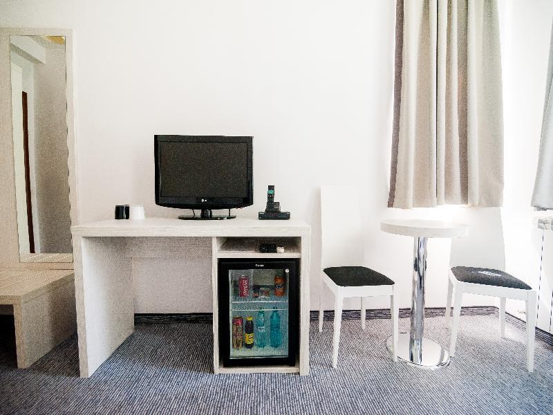 Alex&George Boutique Hotel Клуж-Напока Екстериор снимка