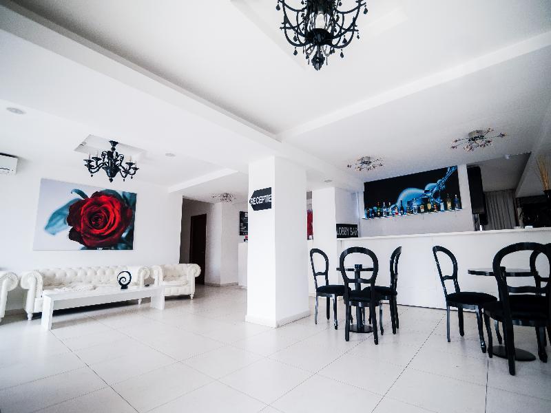 Alex&George Boutique Hotel Клуж-Напока Екстериор снимка