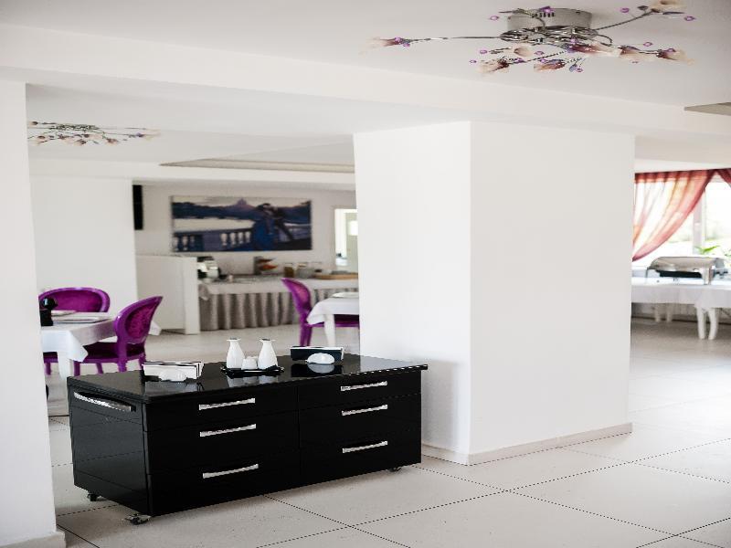 Alex&George Boutique Hotel Клуж-Напока Екстериор снимка