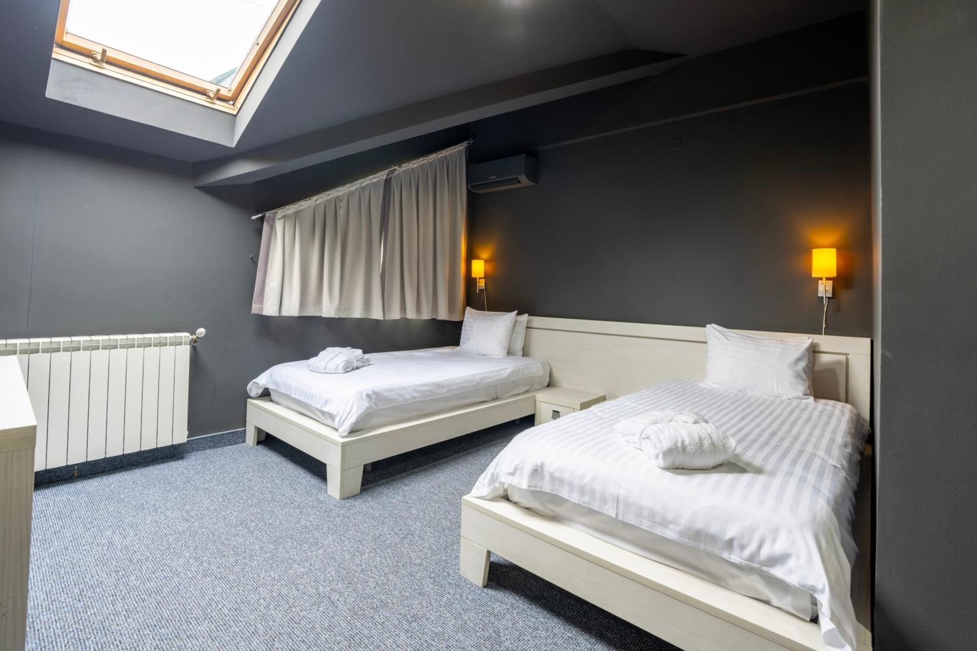 Alex&George Boutique Hotel Клуж-Напока Екстериор снимка